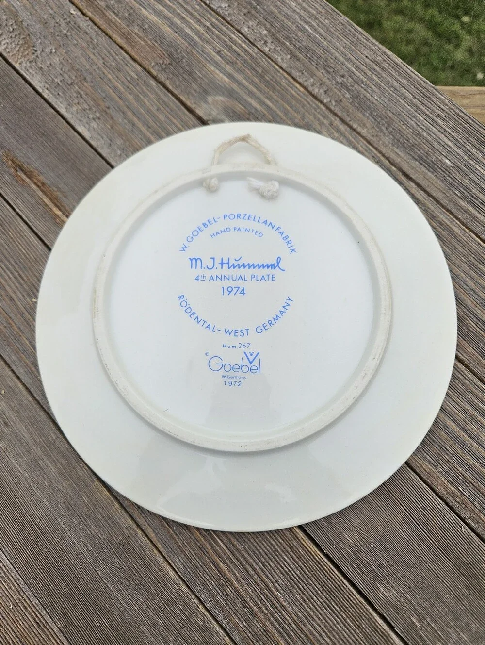 Vintage 1974 M.J. Hummel 4th Annual Collector Plate  “Goose Girl”